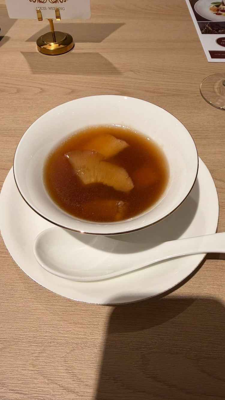 フカヒレがたくさん入った王道のスープなど最後まで飽きない料理。