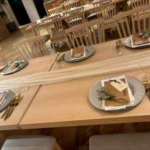 食具が金色で可愛らしくて、写真映えしそうで料理を食べる前からテンションが上がるなと思いました。