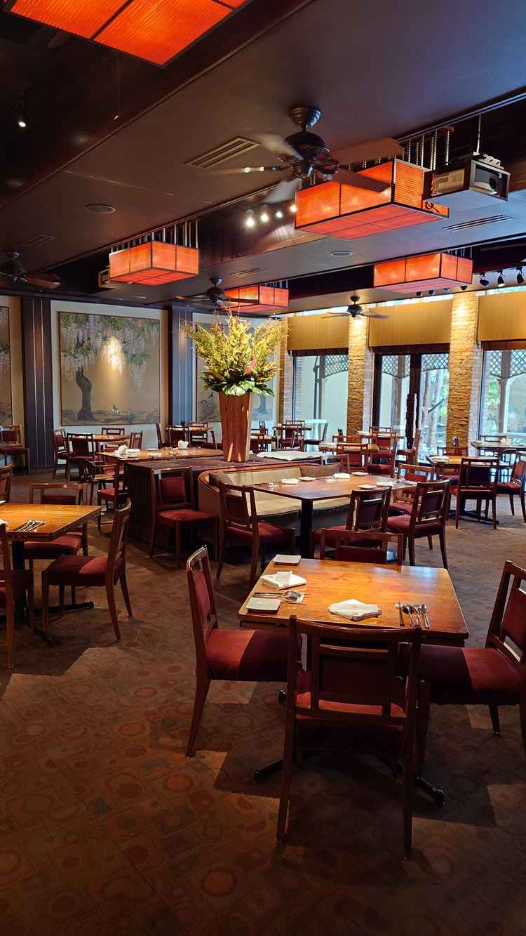 披露宴会場の写真。1Fのお部屋。お庭の景色を眺めることができ、素敵でした。