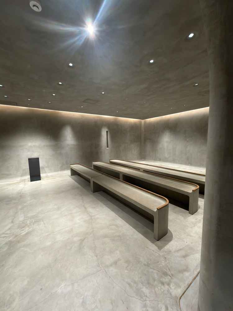 入場する時も後ろを振り向く必要がないようなレイアウトにしていた。