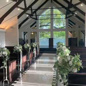 チャペルの写真です。天気に左右されないそうです。