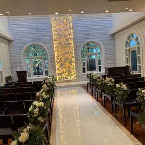 チャペルは温かい雰囲気でコンパクトなのがとても良かったです。