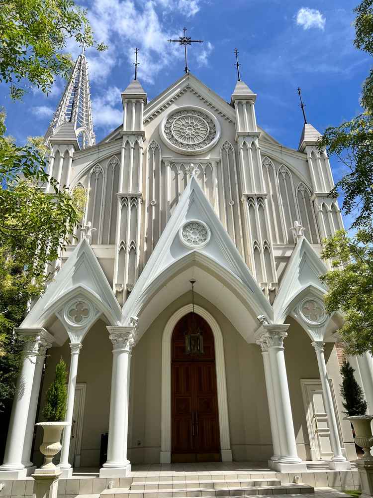 チャペルは入る前まで見えないような作りになっていて、チャペルに案内された時に見えるワクワク感が良い。