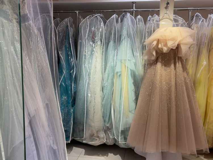 ドレスが非常に豊富だ。