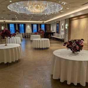 6Fの披露宴会場です。上品な雰囲気で、高級レストランに来たような優雅な気持ちになりました。