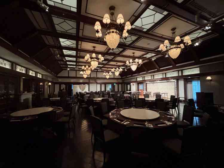 披露宴会場(広い会場)