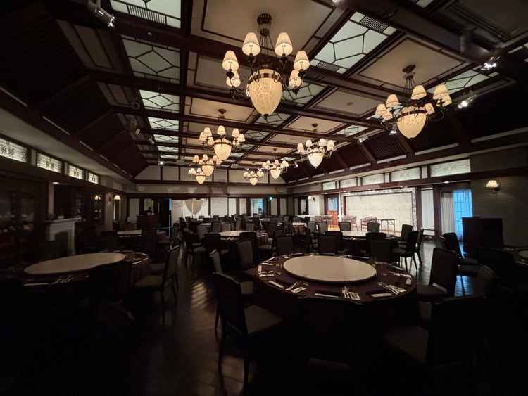 披露宴会場(広い会場)