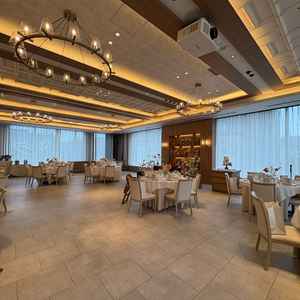 披露宴会場、ゲストとの距離感がちょうど良い。