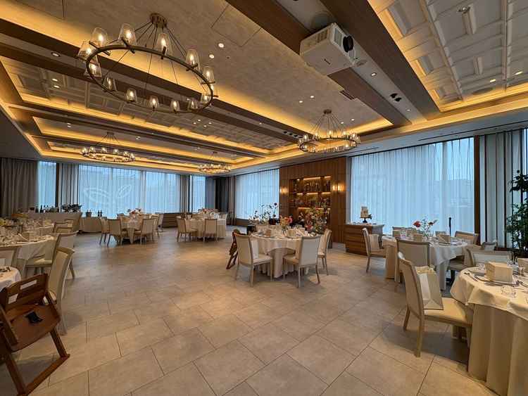 披露宴会場、ゲストとの距離感がちょうど良い。