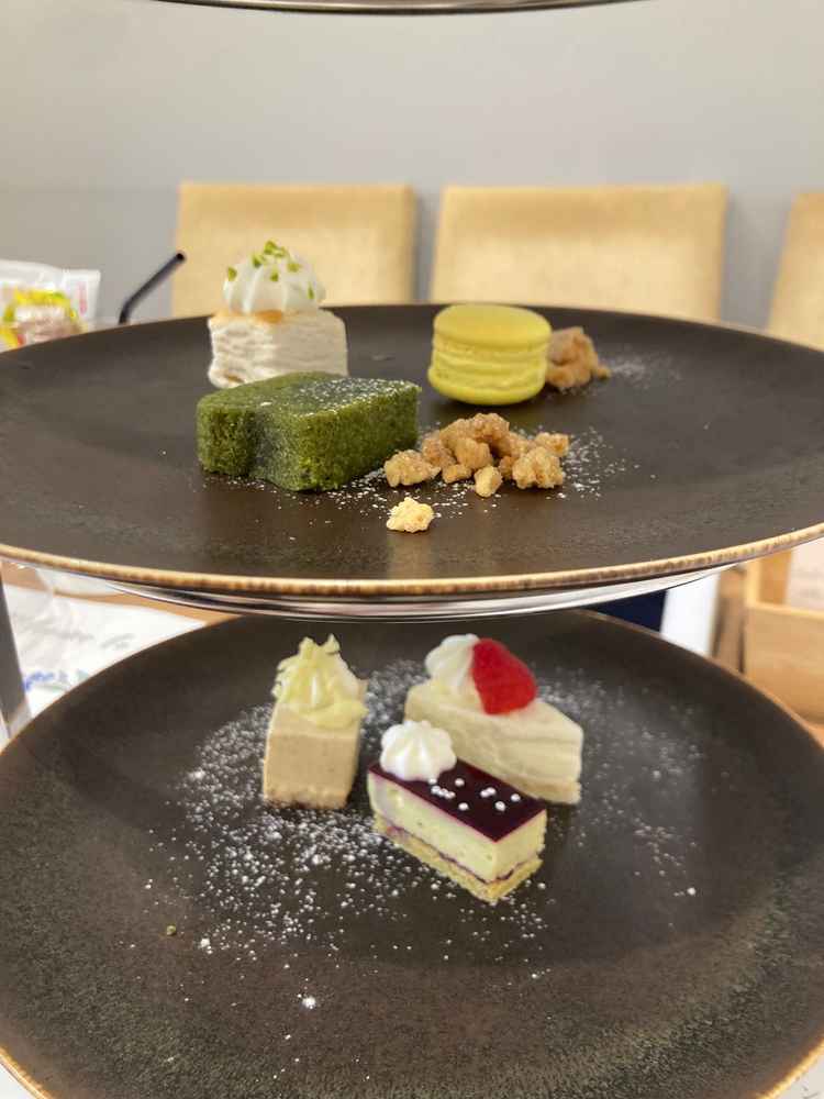 デザートは見た目も美しく、味わいも繊細で最後まで満足感のある内容だった。