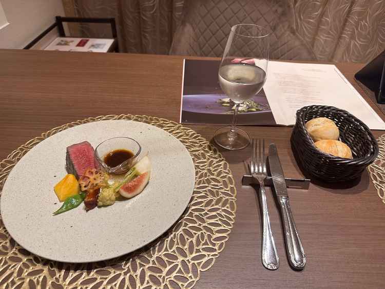 ワンプレートの試食。見た目も味もクオリティが高く大満足。