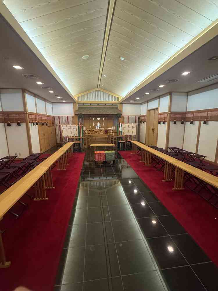 和の雰囲気が整っていて、落ち着いた空間で式ができると感じました。