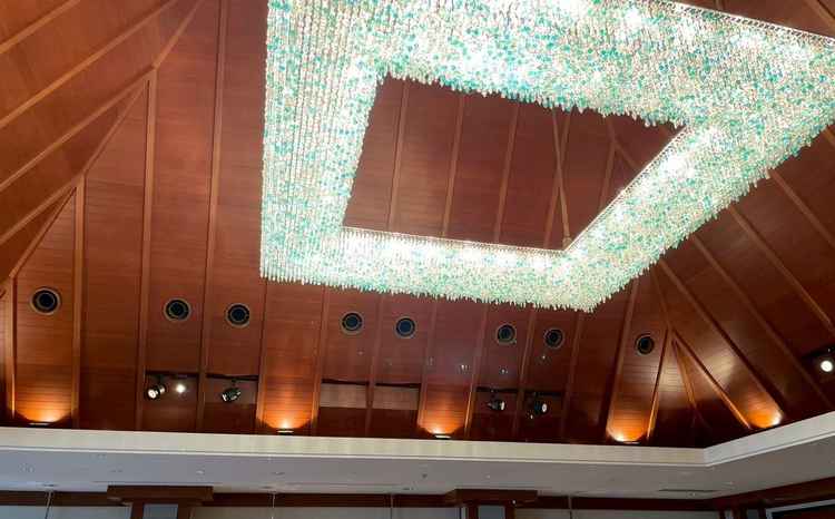 シャンデリアも豪華で良かったです