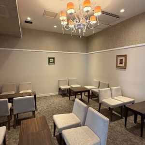 親族用の控え室。上品で落ち着いた雰囲気で、挙式までの時間をリラックスして過ごしてもらえる空間でした。