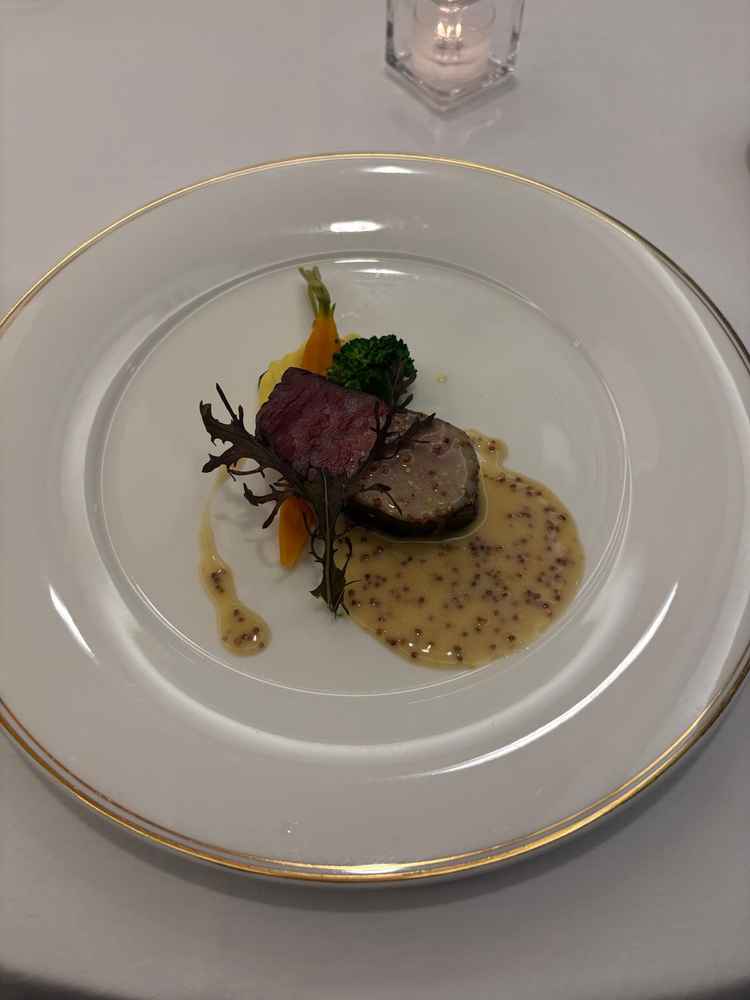 試食会のメイン料理。お肉が柔らかく、マスタードソースとマッチして美味しかったです。