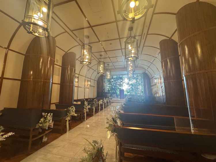 船内をイメージした式場です。落ち着きのあるオシャレな内装でした。