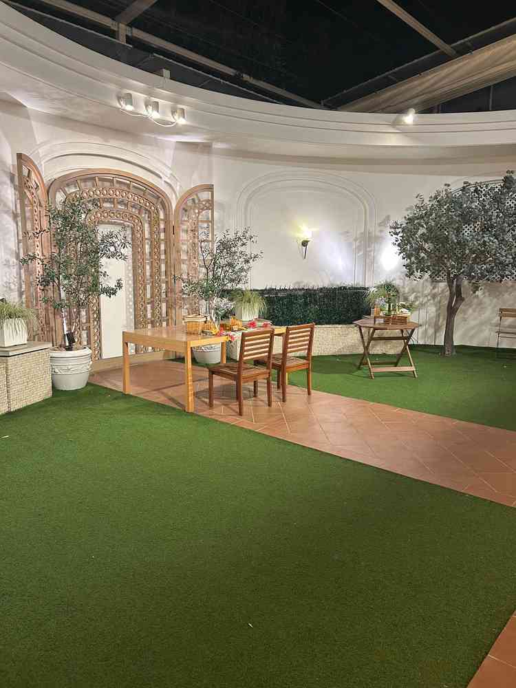 披露宴会場前のガーデン広場。ここでデザートビュッフェや自分たちのオリジナルのやりたいことができる。