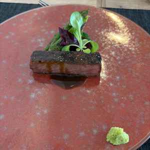 黒毛和牛サーロイン炭火焼の蜂蜜キャラメリゼシェリービネガーソース