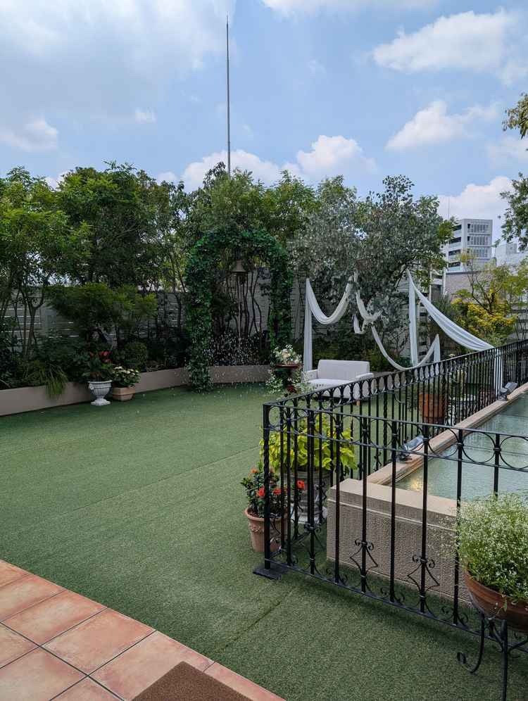 ガーデンではフラワーシャワーができ、ここでも開放感を感じられる。