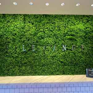 入口です。当日はここに自分達がお気に入りの装飾をしても大丈夫ですし、このままでもとても良い雰囲気！