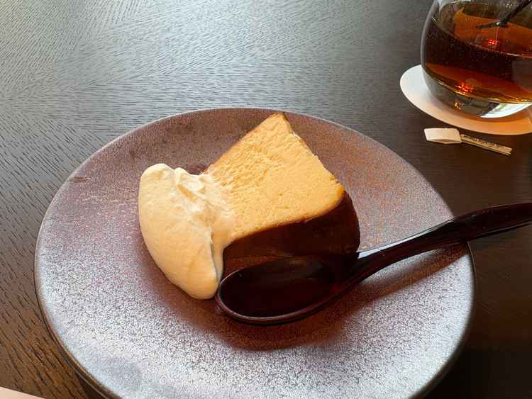 バスクチーズケーキです。口だけがまろやかで美味しかったです。