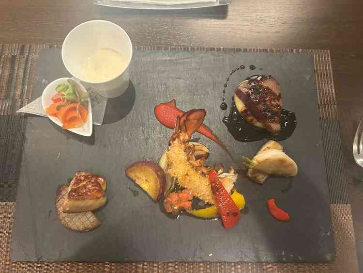 ワンプレート試食会の写真。フォアグラが美味しかったです。