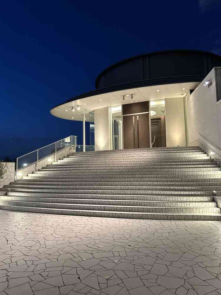 挙式会場のザ・アークティック。神聖な雰囲気を感じさせてくれる。