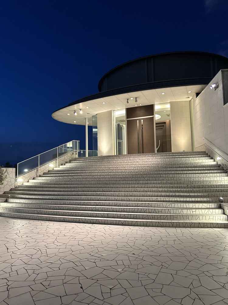 挙式会場のザ・アークティック。神聖な雰囲気を感じさせてくれる。