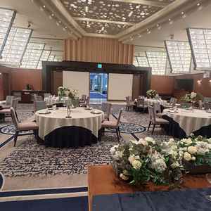 披露宴会場。開放的で素敵でした。