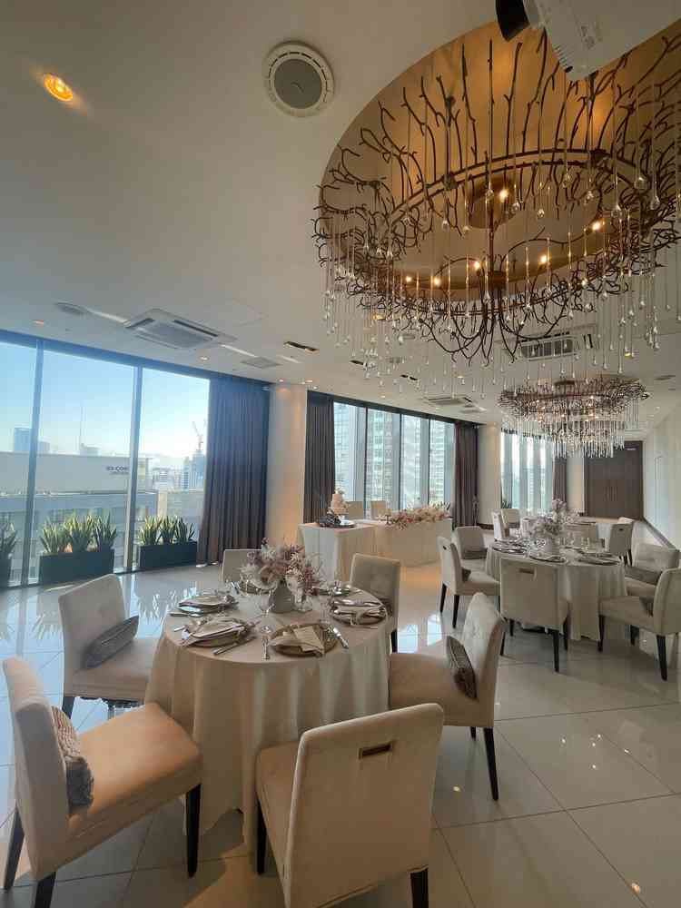 披露宴会場。いい意味でこじんまりしており、自分たちのサイズ感にあっていた。