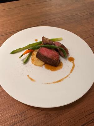 試食でのメインのお肉料理。馬肉が使われており珍しかった。