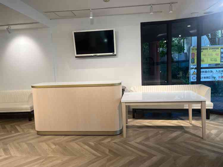 別館では、ウェルカムスペースが広く自由度が高い。