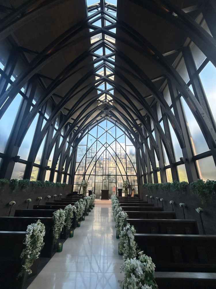 チャペルの写真。16時ごろにもか変わらず比較的明るく、好印象。