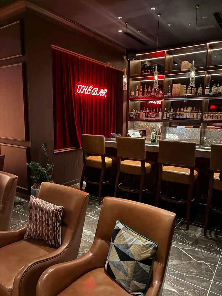 新郎新婦の待合室。バーになっていて素敵（ゲスト控え室のミュージックバーは撮影禁止）