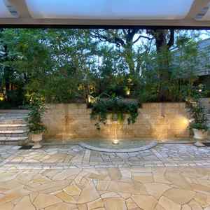 開放感がありつつも外のビルが見えないので、自分たちだけの空間を作り込めるのが素敵でした。