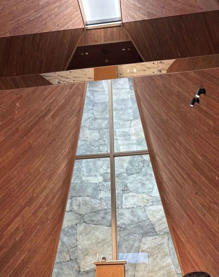 チャペルはリニューアルされるそうですが、リニューアル前のものも素敵でした。