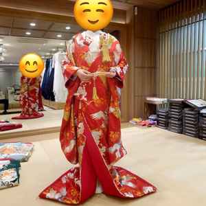 色打掛の正面。結構重いです。