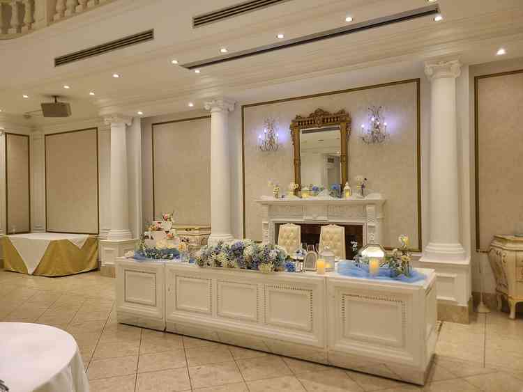 披露宴会場の高砂写真