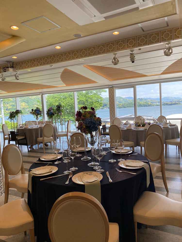 お食事会会場、浜名湖を一望！普段はランチ営業もされている会場