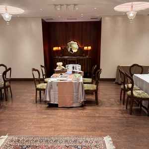 親族婚を考えていて、広すぎず雰囲気も緊張しなさそうな、本当に丁度良い披露宴会場でした