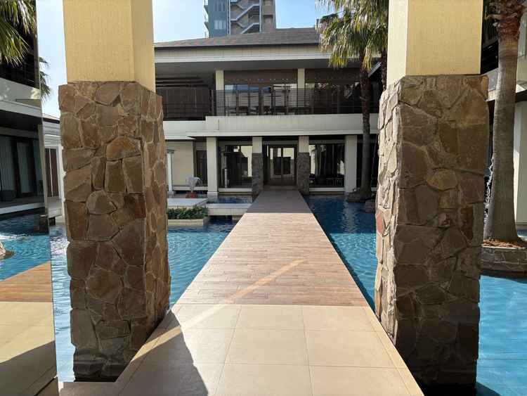 屋内のプールです。