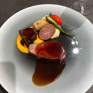 メインの肉料理です。とても美味しかったです。