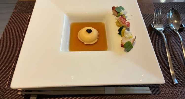 試食でいただきました。周りのコンソメスープにエビの香りがしっかりして、非常に美味しかったです。