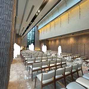 チャペルです。天井が高く開放感のある明るいチャペルでした。ゴスペルの生歌が印象的でした。