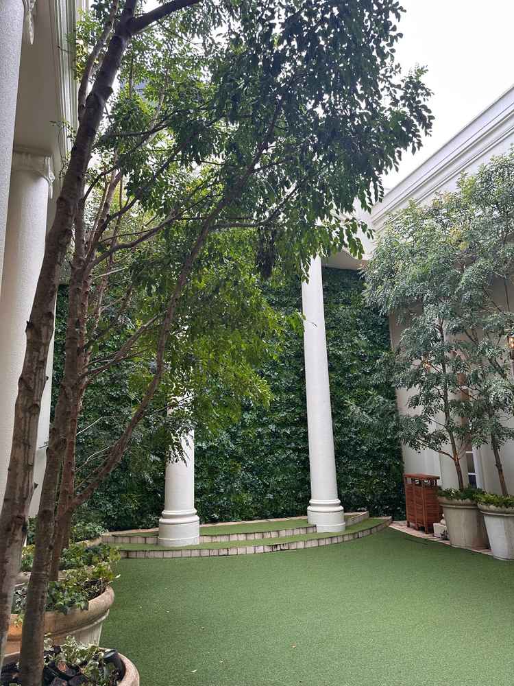 ガーデンの写真で、小さい子達が喜びそうな空間だと思った。