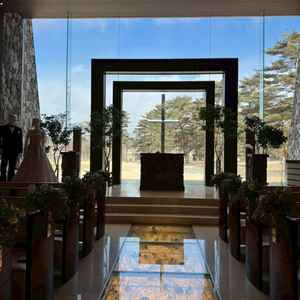 2つ目の式場。自然光がよく入る設計になっている