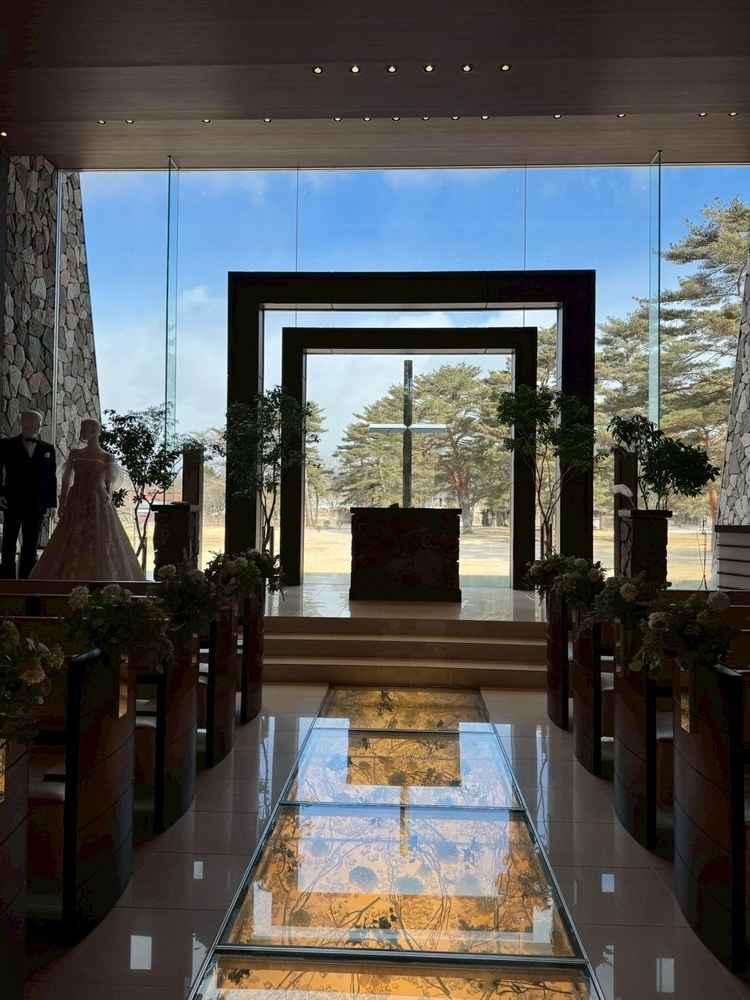 2つ目の式場。自然光がよく入る設計になっている