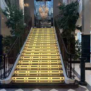 階段は写真以上にきらびやかで、実際はさらに魅力的でした。