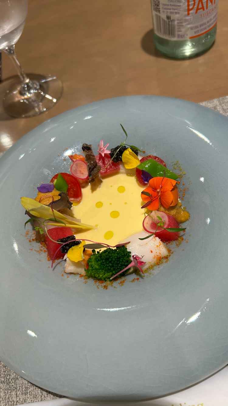 オマール海老、アワビ、キャビアのスープがとても美味しかった。