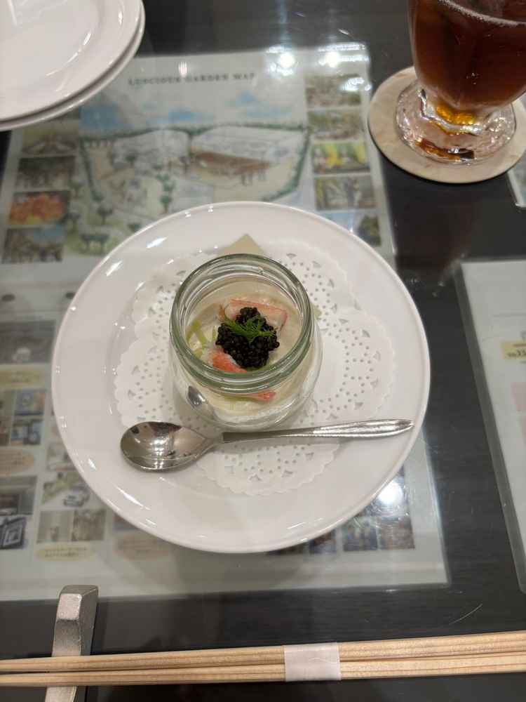 蟹味噌のムース蟹キャビア乗せ